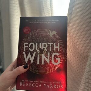Fourth Wing special edition with bonus Xaden chapters 😍